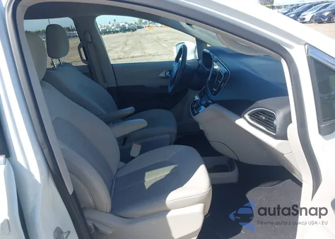 2018 Chrysler Pacifica Hybrid Touring Plus z USA, uszkodzony, nr VIN 2C4RC1H72JR332955